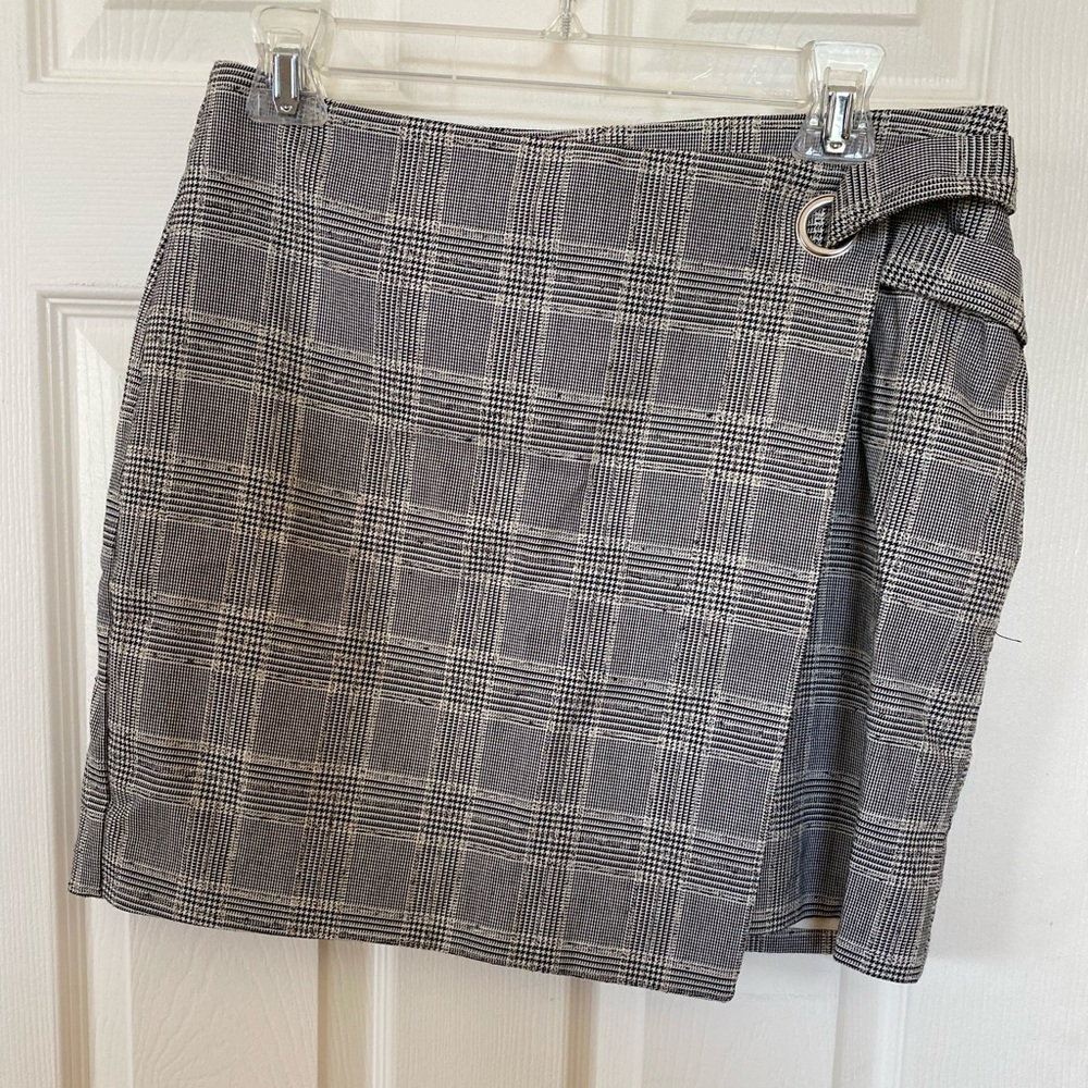 Asymmetrical plaid skirt